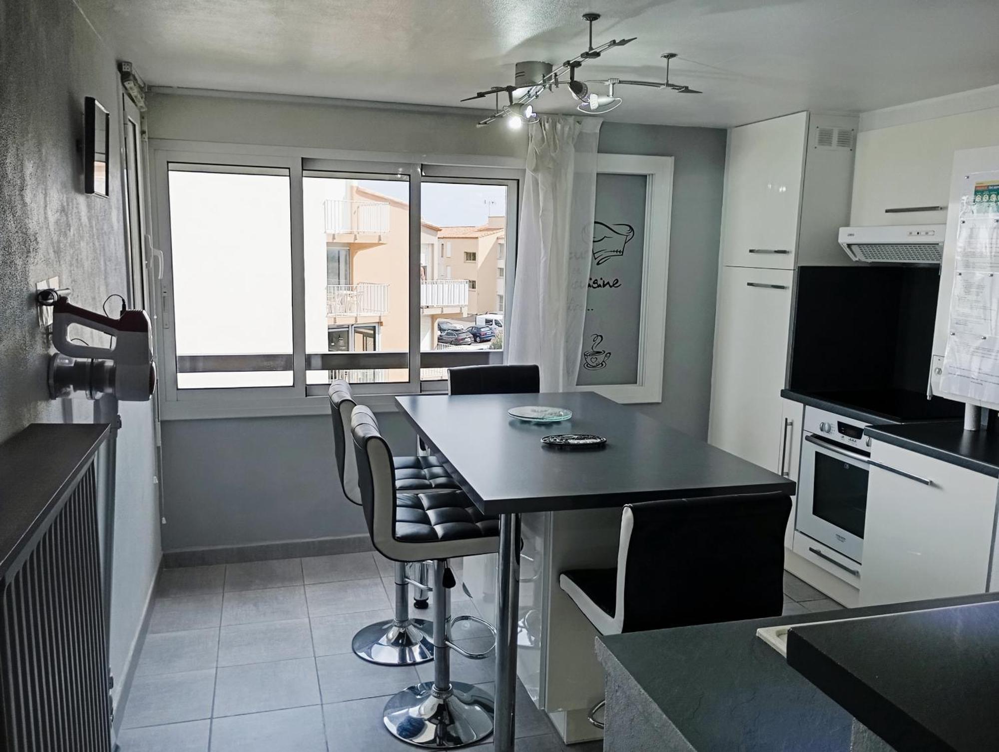 Grand Appartement Proche Port Et Plages, 6 A 8 Pers, 3 Chambres, Climatise Agde Kültér fotó