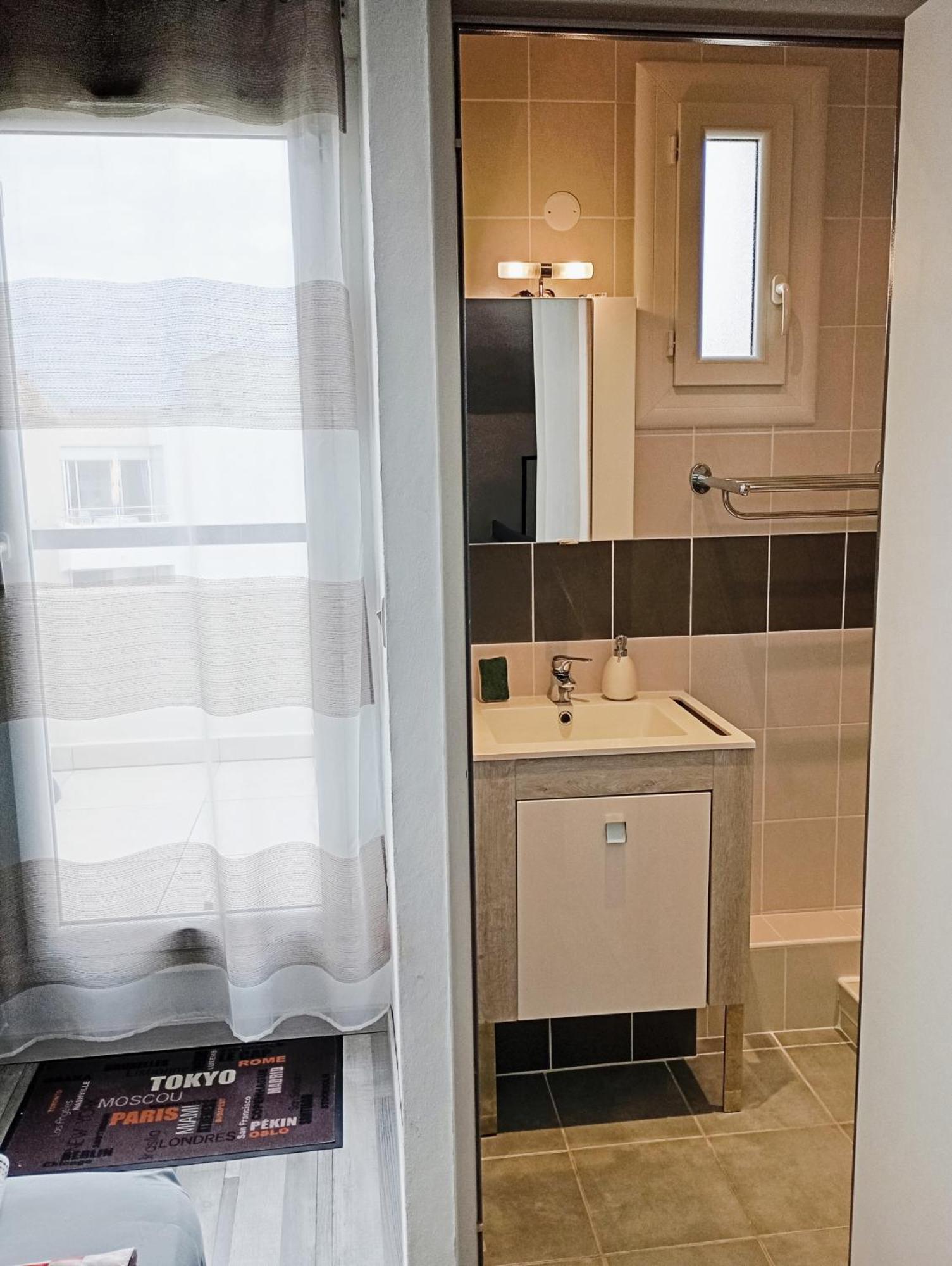 Grand Appartement Proche Port Et Plages, 6 A 8 Pers, 3 Chambres, Climatise Agde Kültér fotó